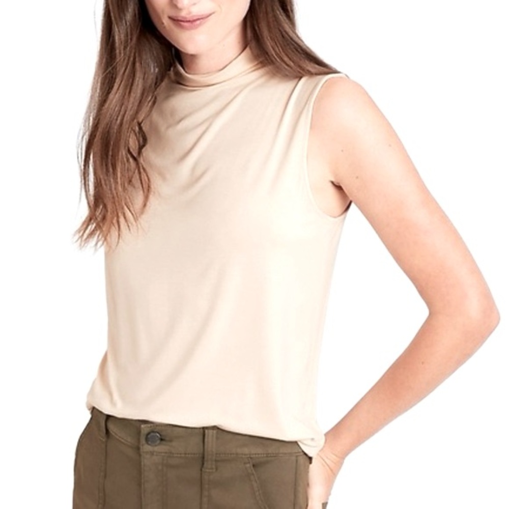 Banana Republic 	Mock neck sleeveless top threadsoft	Cream	XS